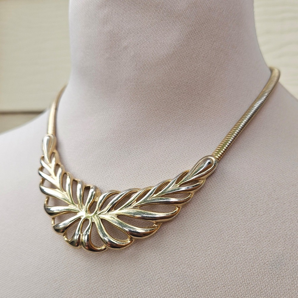 Vintage 80s 90s Gold Tone Leaf Bib Collar Necklace Snake Chain Statement Jewelry